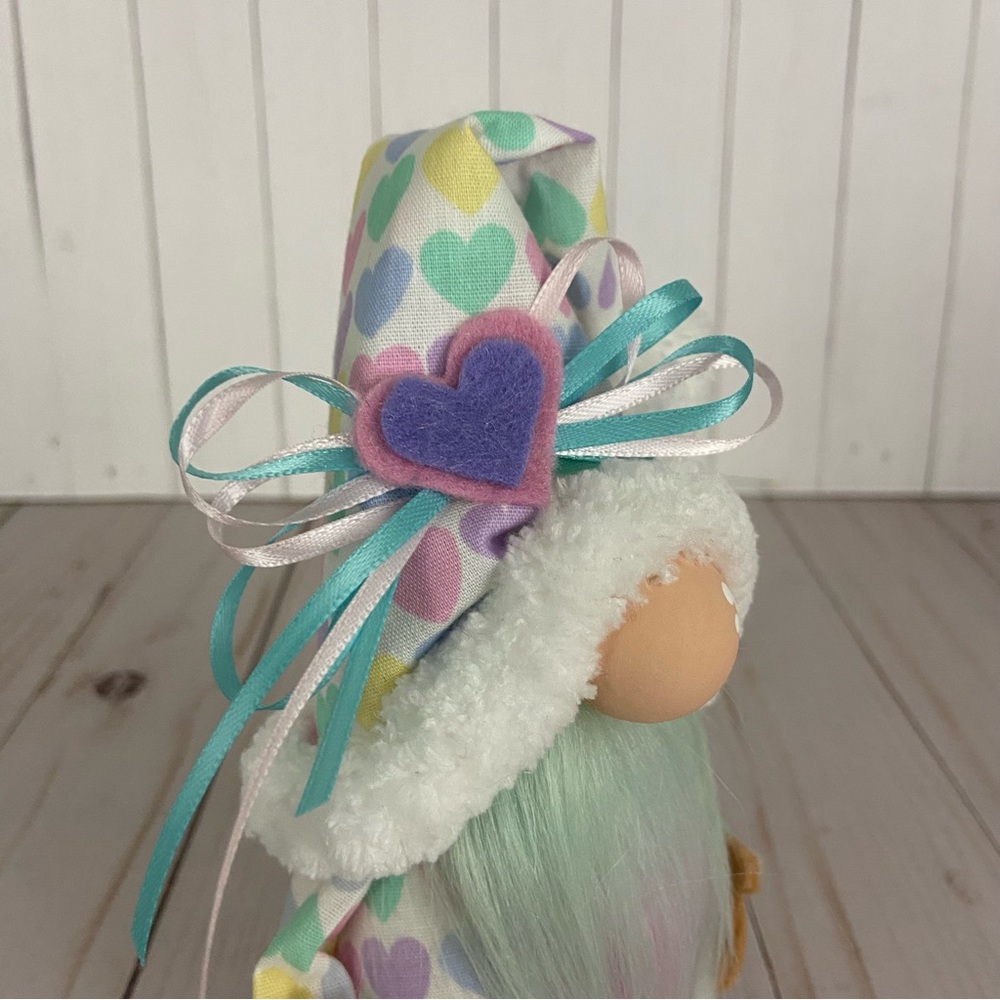 SOLD 🛑Valentine’s Day Gnome Vintage Heart Fabric White Pink Purple Aqua Home - Picture 6 of 12